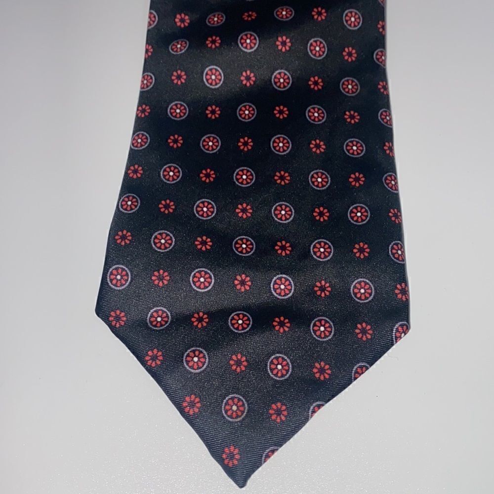 Besley’s Vintage 100% silk tie 70’s floral print